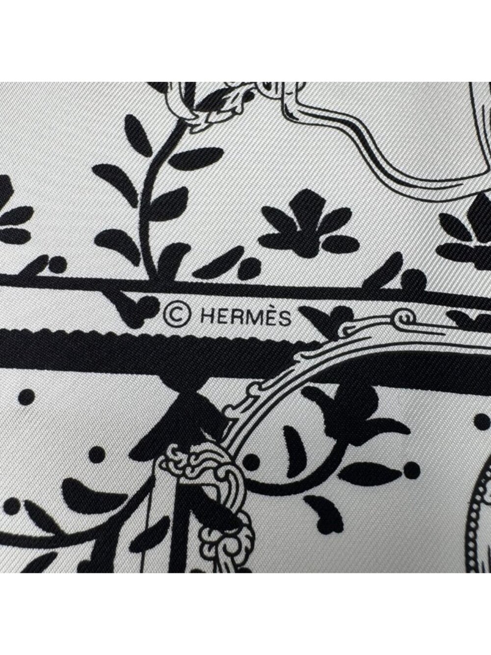 Hermes Carre 55 Armor Etriers Bandana Scarf - Picture 5 of 7